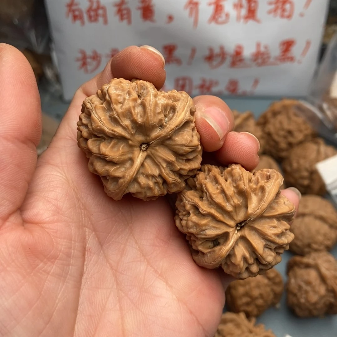 文玩核桃吊坠苏*野牛37