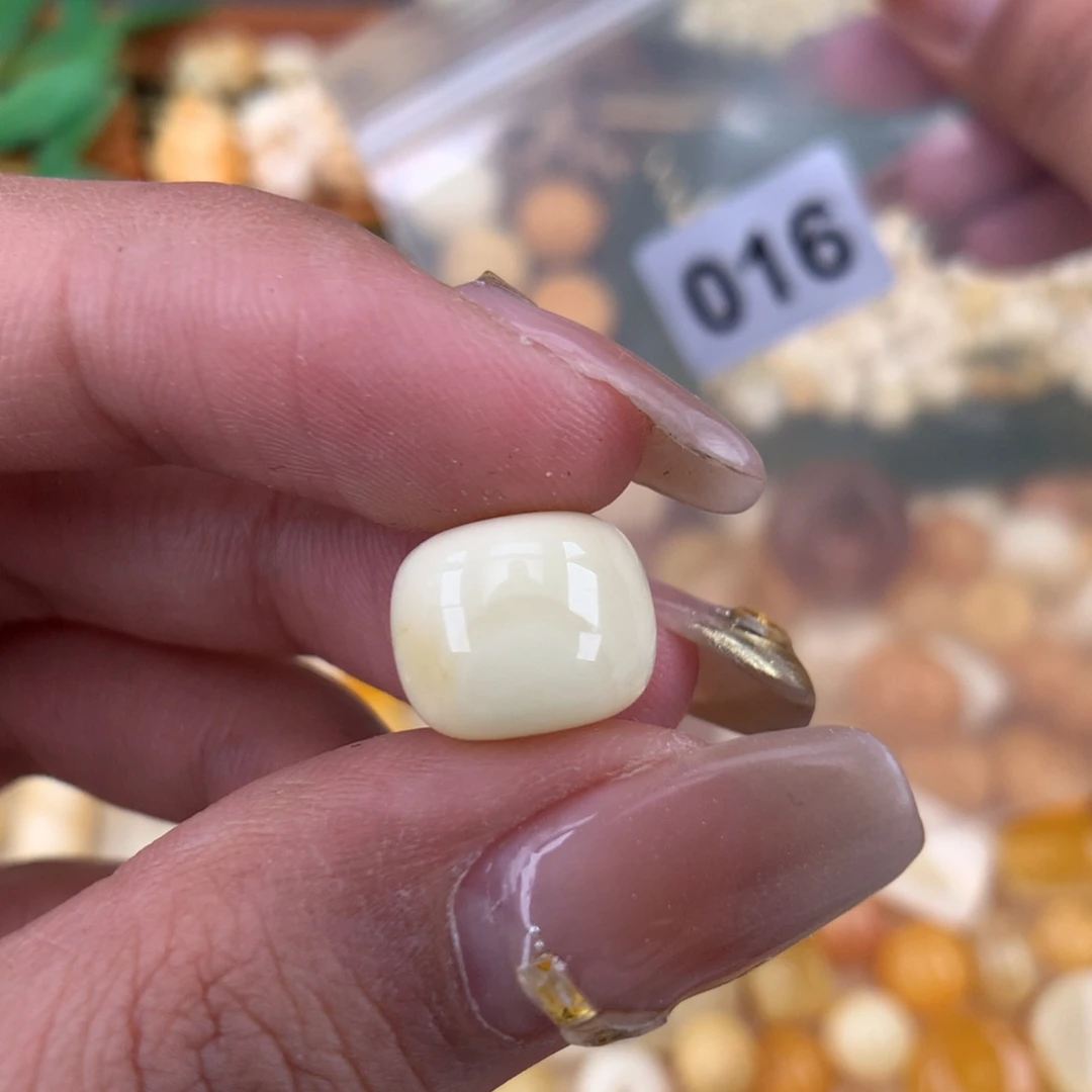 琥珀珠宝奇石未镶嵌12.1 花粉