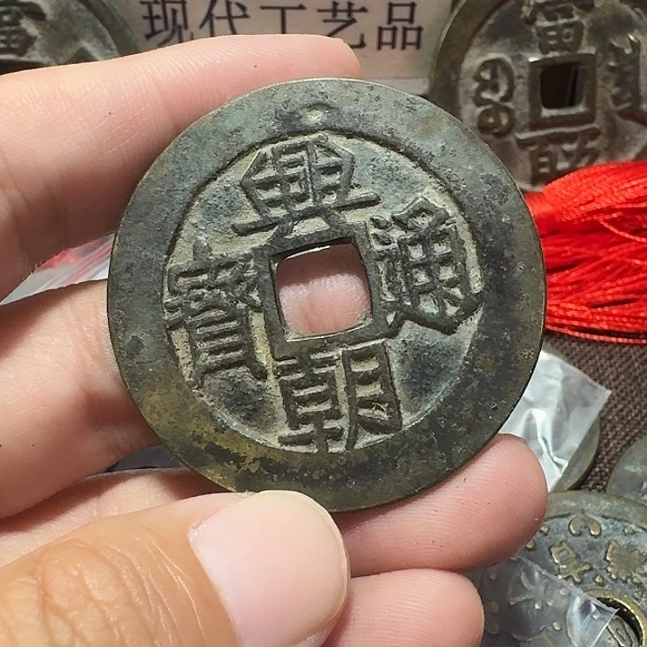 鹏***)铜现代工艺品花钱