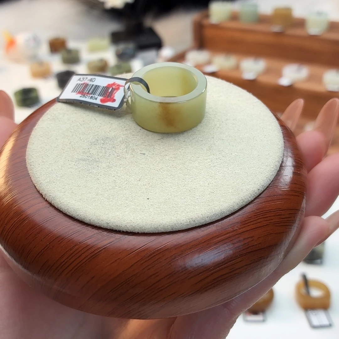 和田玉未镶嵌戒指浅水飘糖圆切17.1mmj4