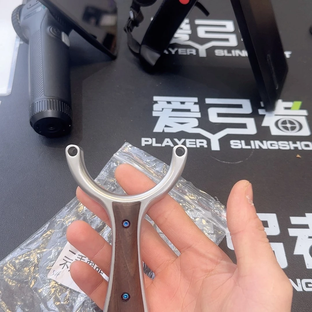 凉***嗖二手弓94429。