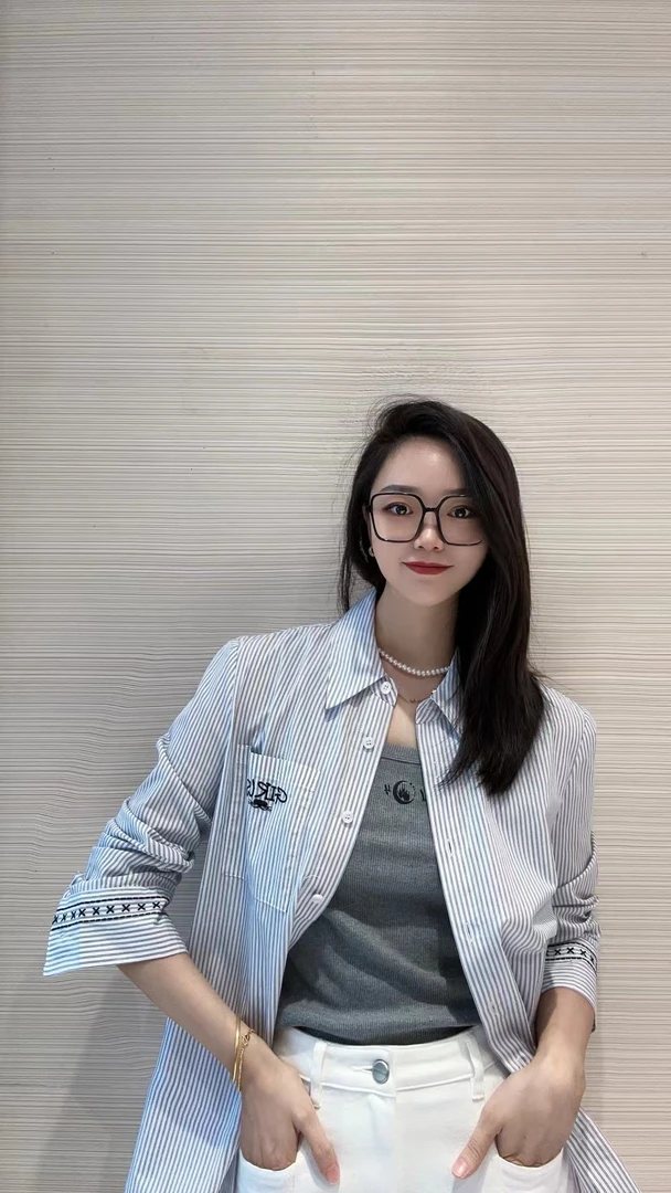 俪妍LIVELY•YAN2025新款条纹衬衣