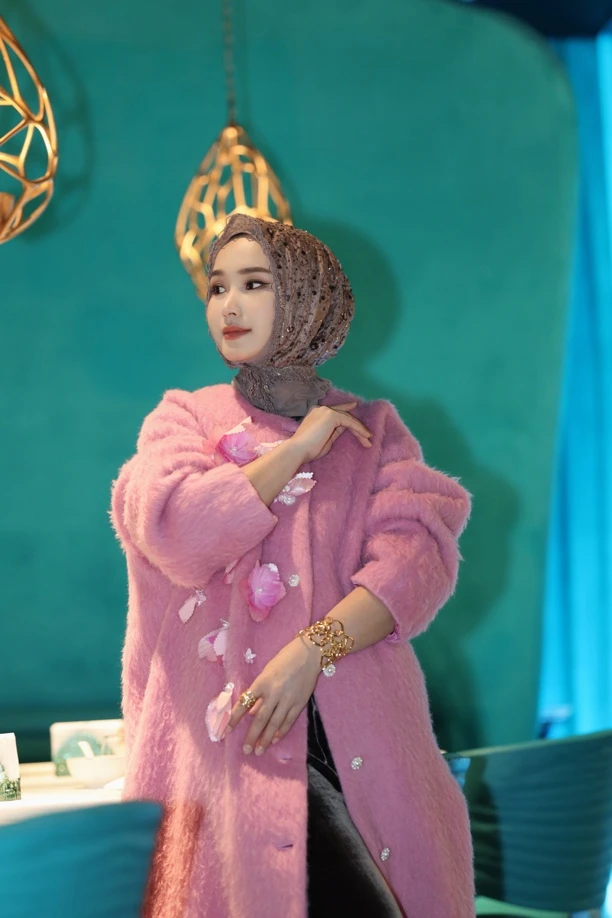 【嘉米拉】高定粉色花朵大衣DY24331