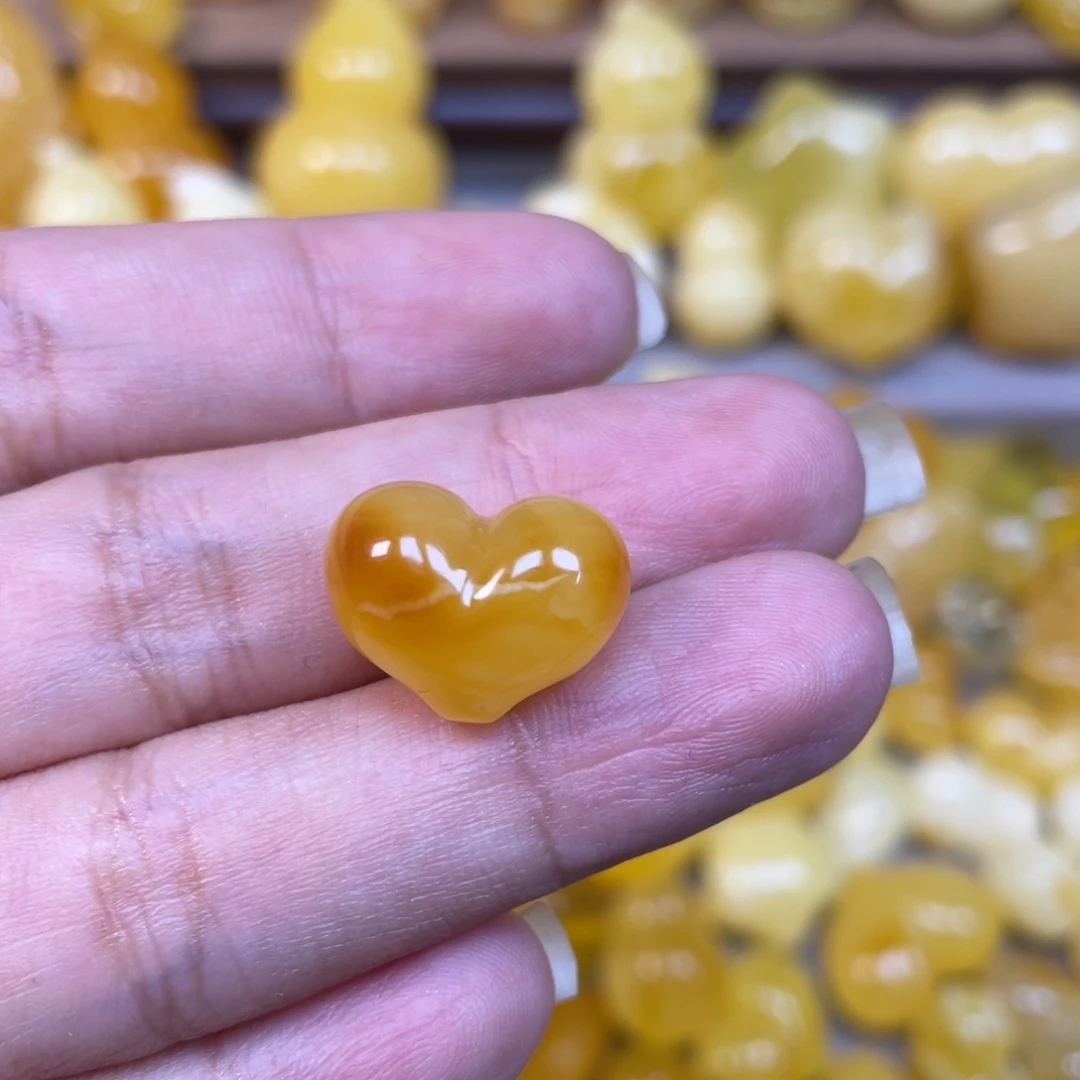 董***～琥珀未镶嵌珠宝奇石