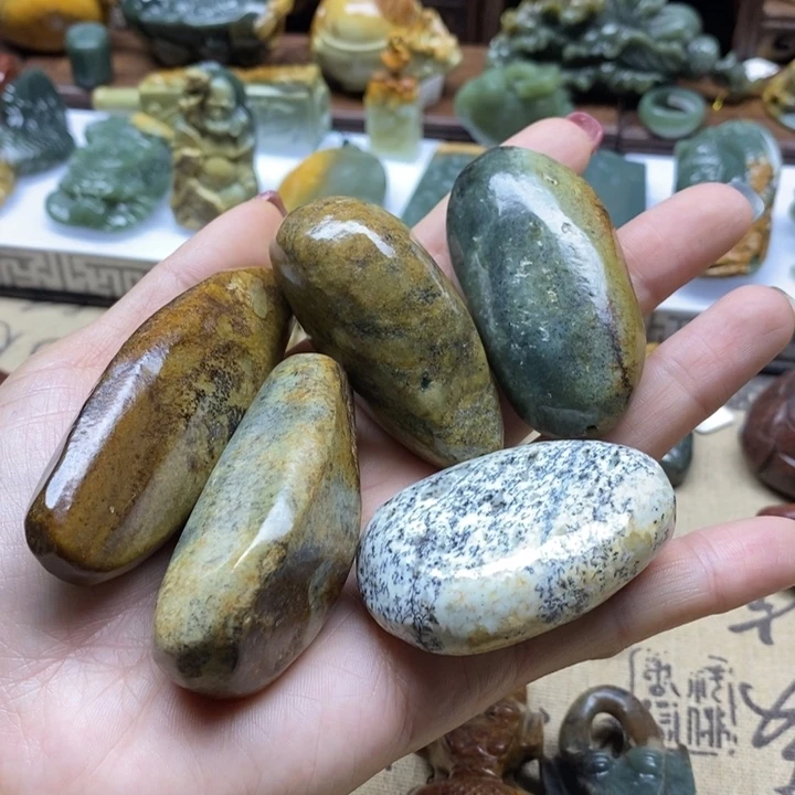岫岩河磨玉（透闪石质玉）未镶嵌把件用****3
