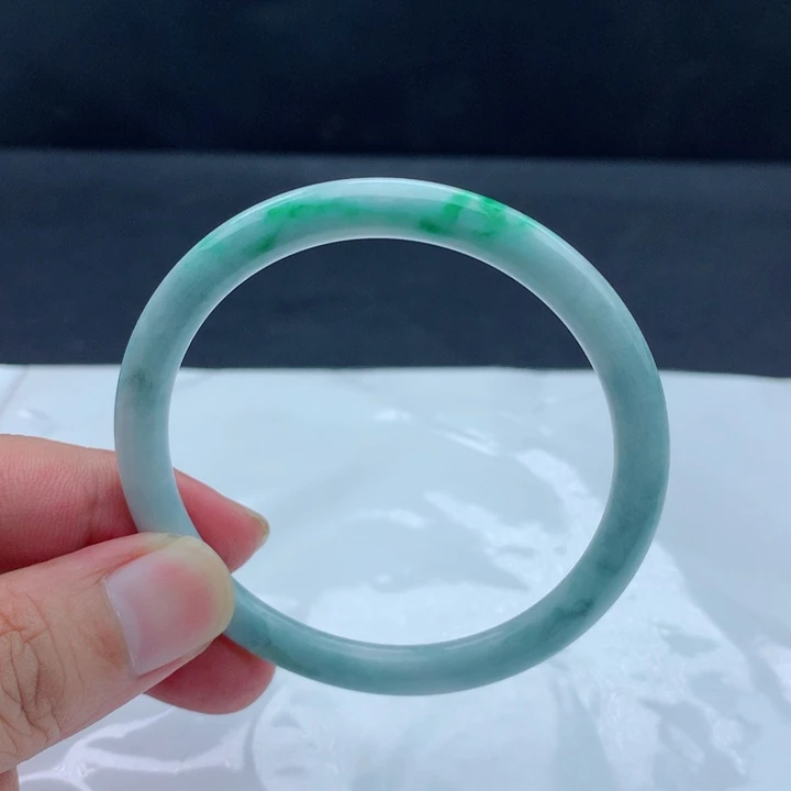 翡翠手镯未镶嵌56阳绿有裂