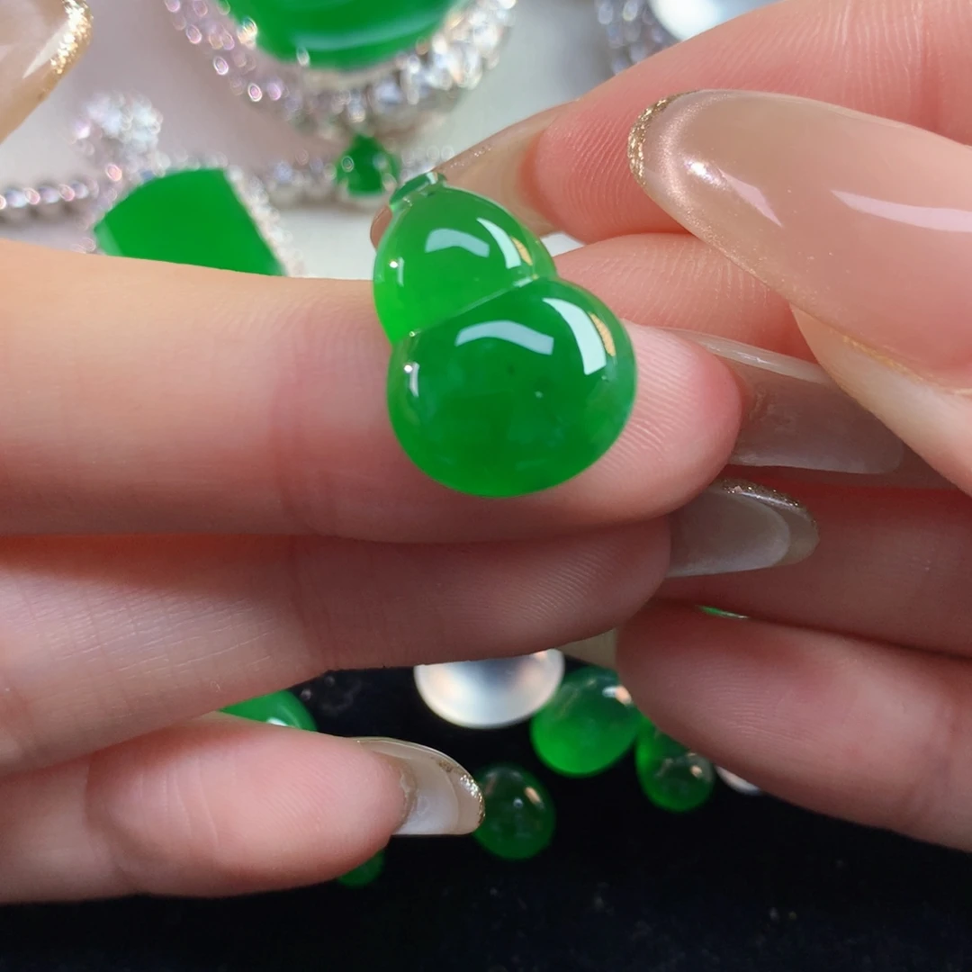 翡翠裸石17.67-13.58-5.18