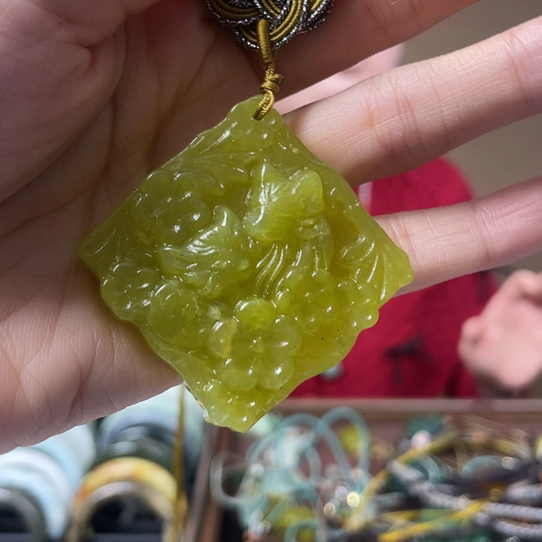 和田玉（糖玉）未镶嵌颈饰