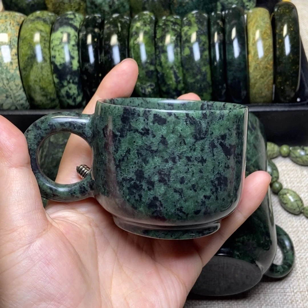 小***茱蛇纹石玉未镶嵌颈饰