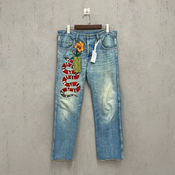 99新 GUCCI/古驰 蛇纹刺绣logo水洗蓝牛仔裤34码 Z00170