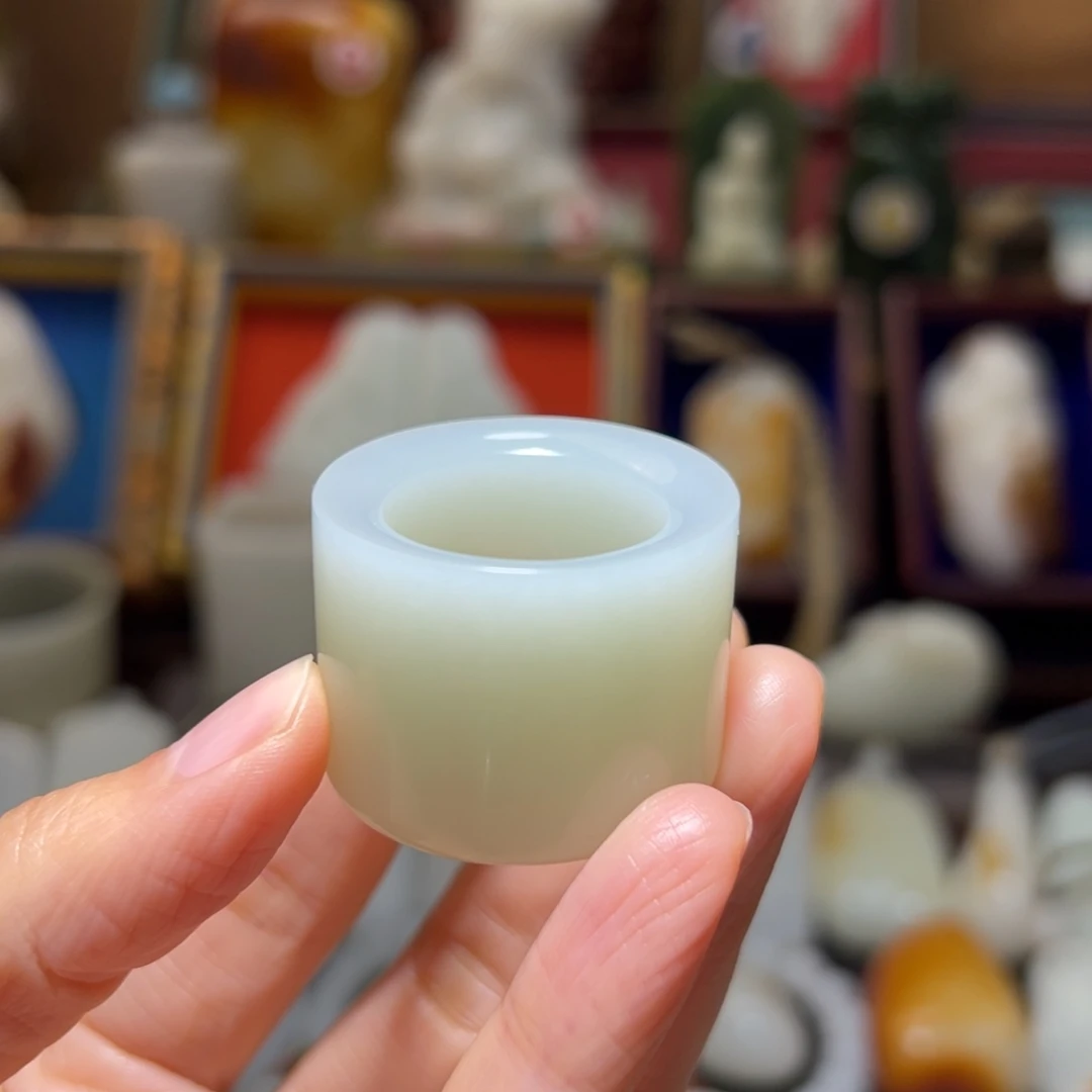 J***0和田玉未镶嵌挂件