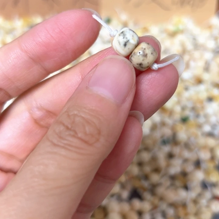 裸石蜜蜡未镶嵌8mm一对