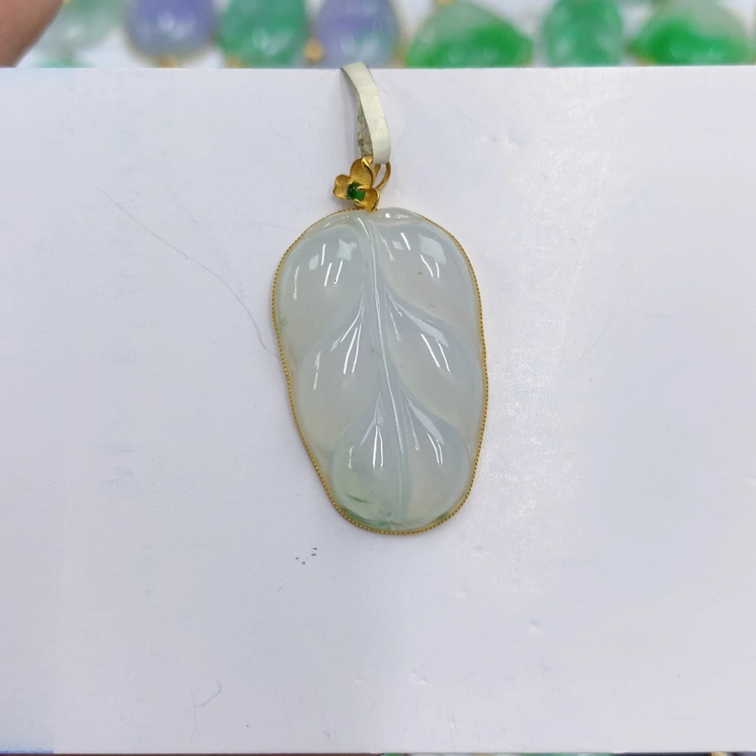颈饰18K金镶嵌翡翠翡翠