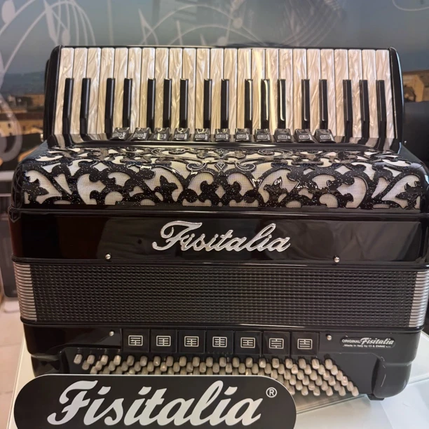 世界手风琴工厂特惠之 Fisitalia 牌120 贝斯四排簧 手风琴定金