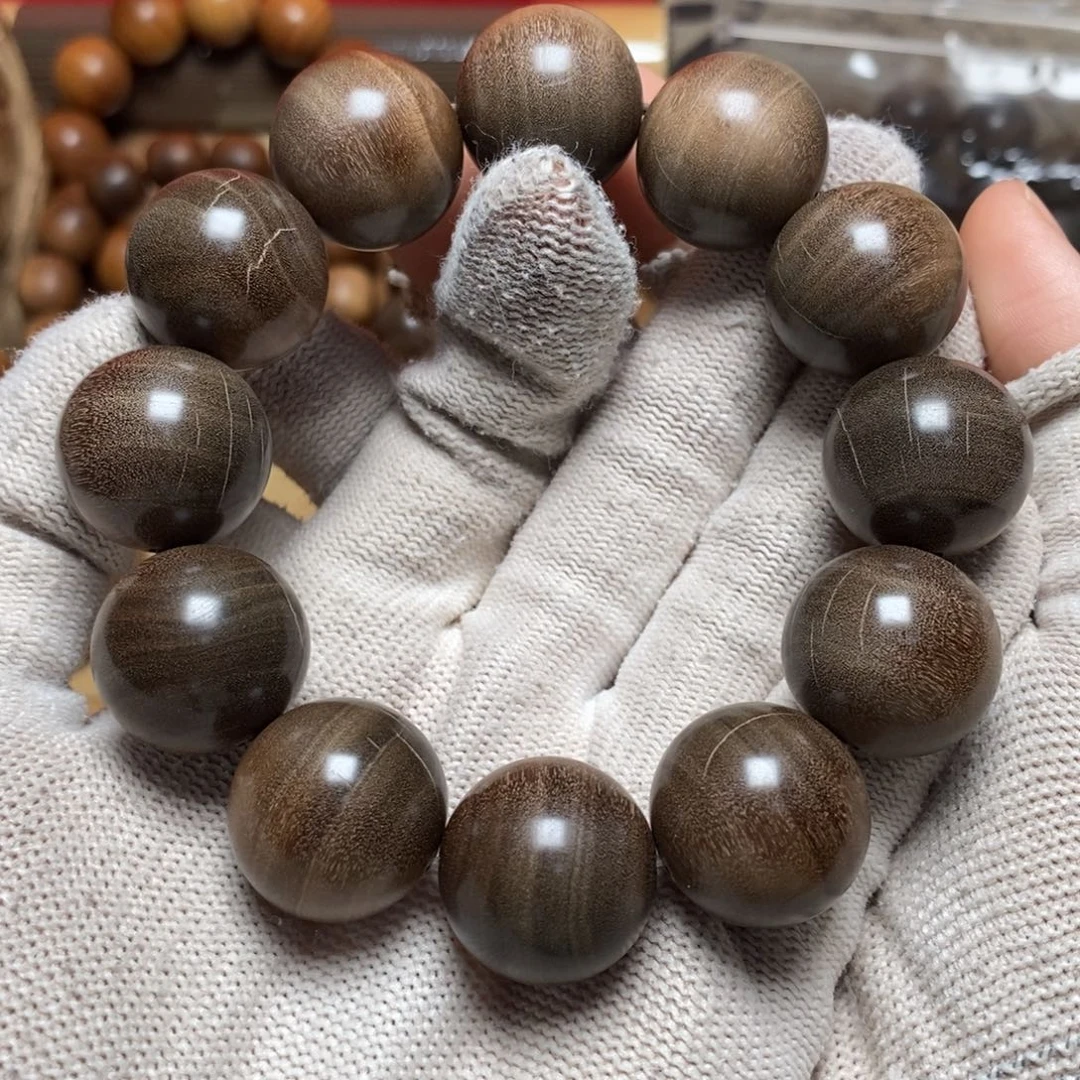 檀香木其他20瑕疵老山檀香阴沉料