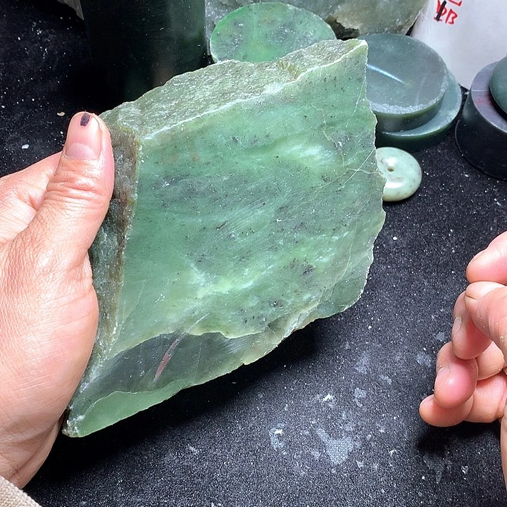 和田玉（糖玉）未镶嵌珠宝奇石