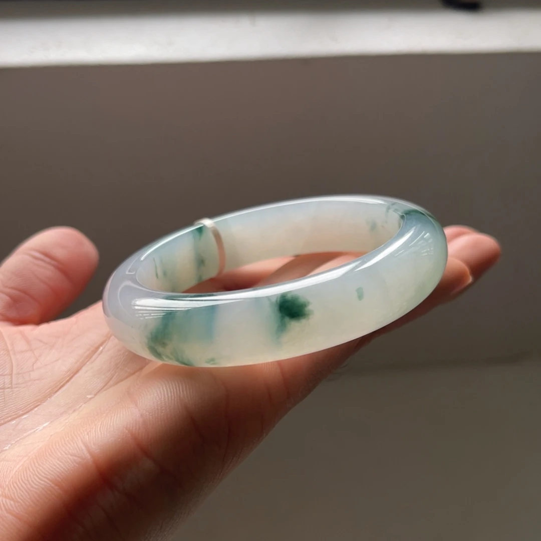 翡翠未镶嵌手镯57.2圈三天鉴赏期（有瑕）