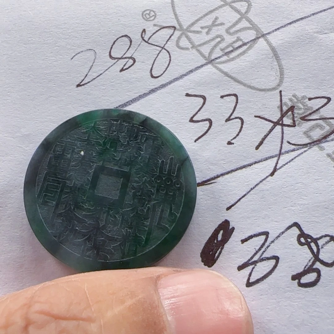 翡翠颈饰未镶嵌逍****）