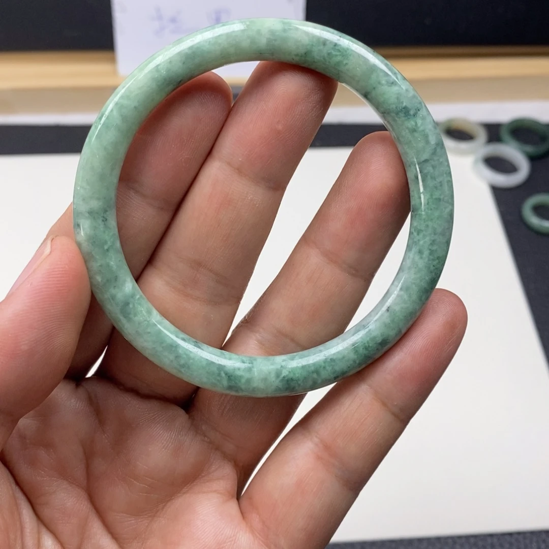 翡翠未镶嵌手镯56