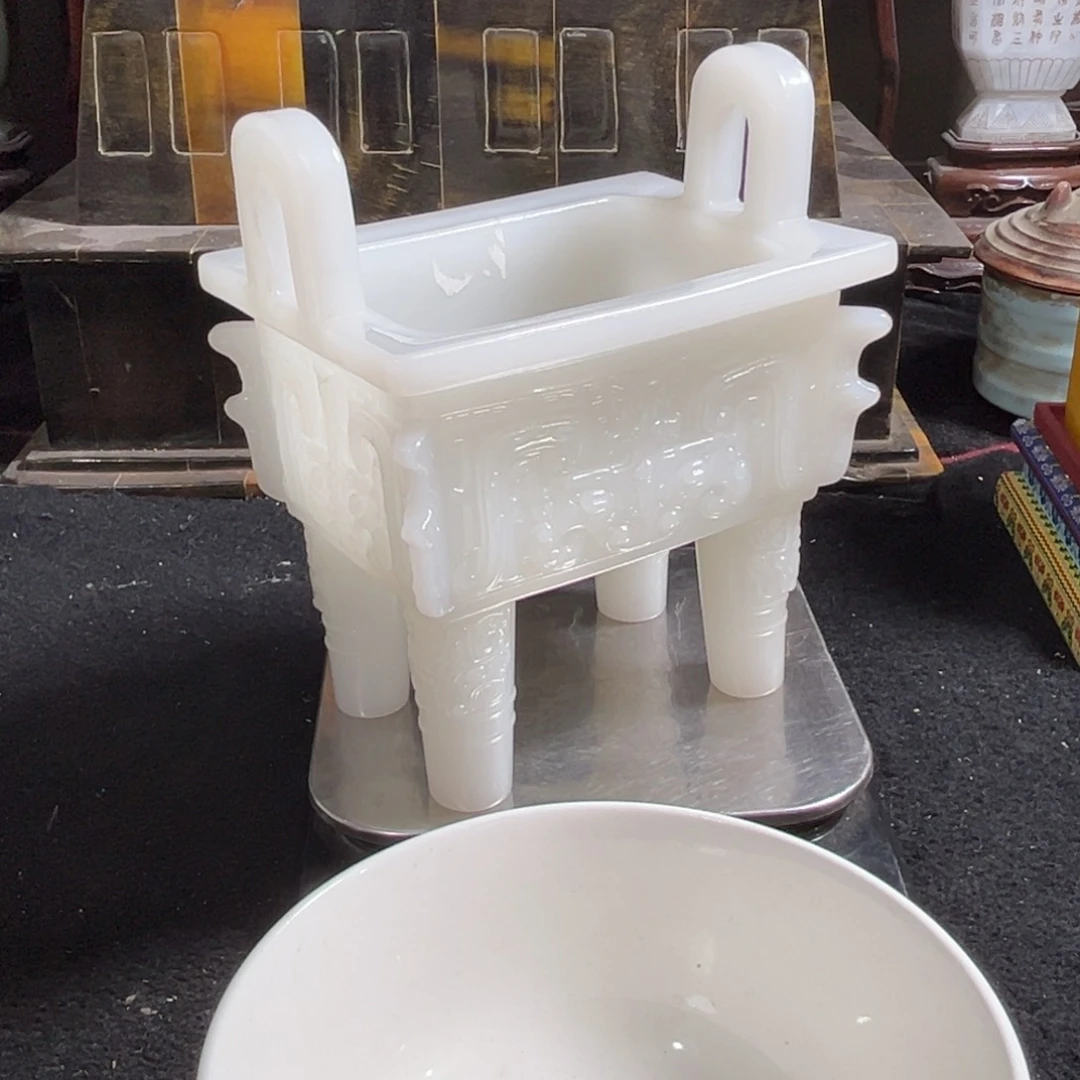【闪购商品】居*森玉器和瓷器都具有一定艺术