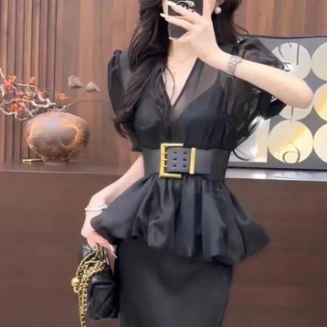 新款法式气质高级设计v领腰带收腰衬衫女夏季新款时尚短袖