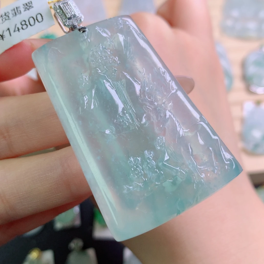 讲***德翡翠18K金镶嵌颈饰吊坠