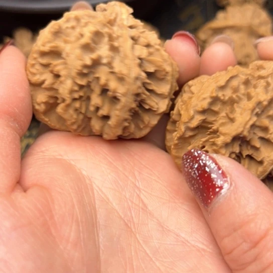 文玩核桃把件秦岭核桃35