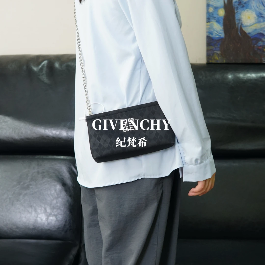 95新 Givenchy/纪梵希 纪梵希黑色斜挎包/JJ04226165/6165