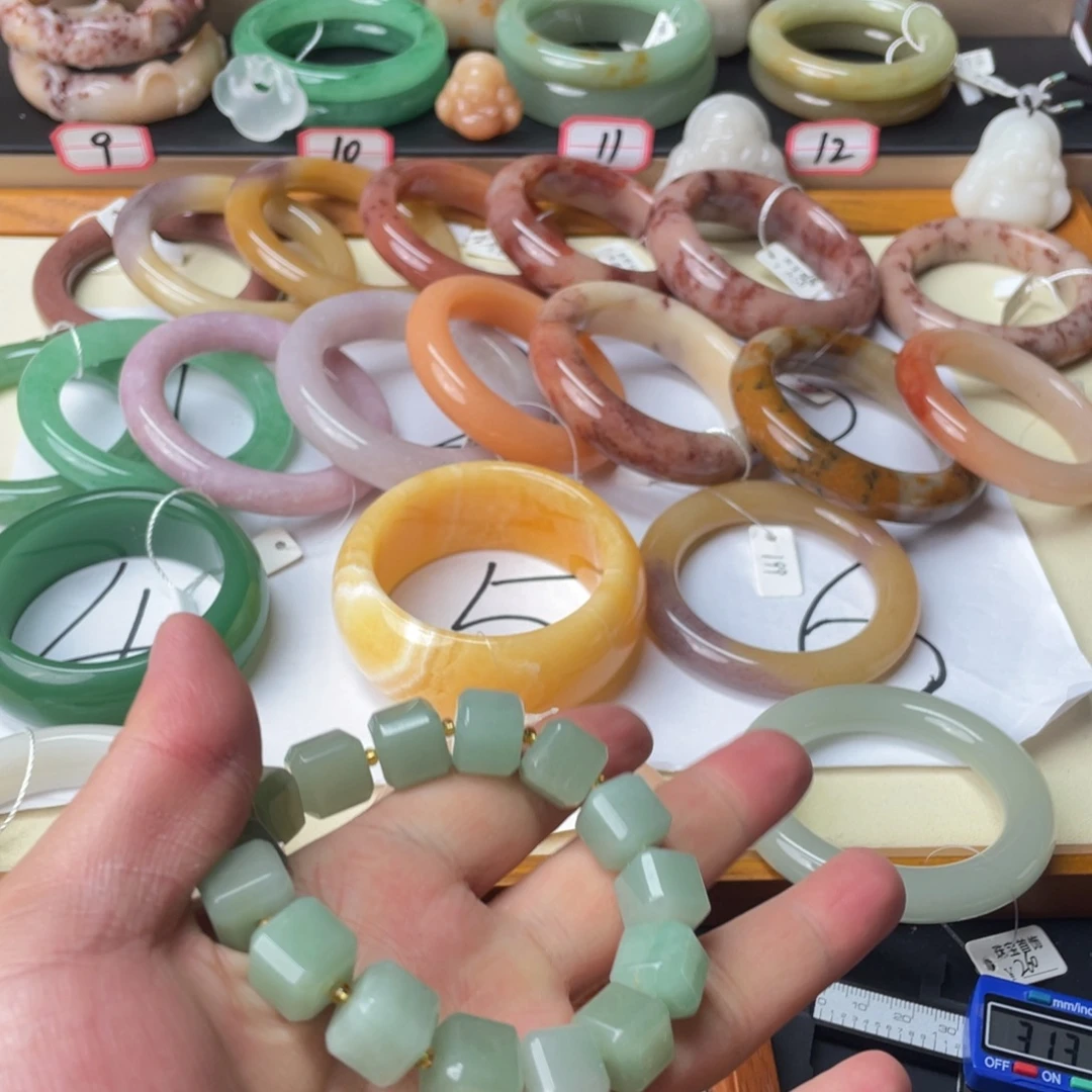 石英质玉未镶嵌手镯