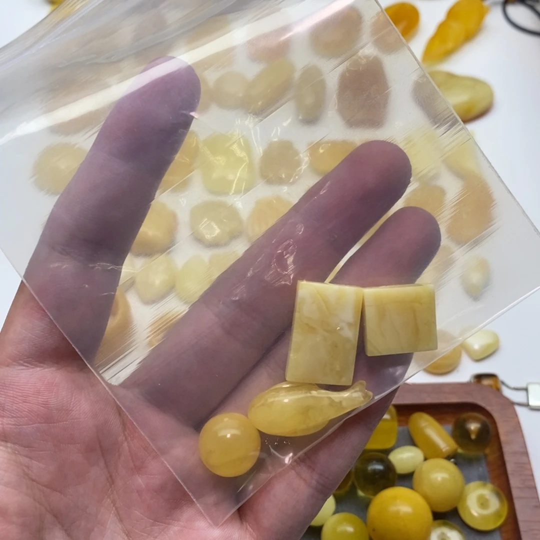 奶***皮裸石琥珀未镶嵌吊坠