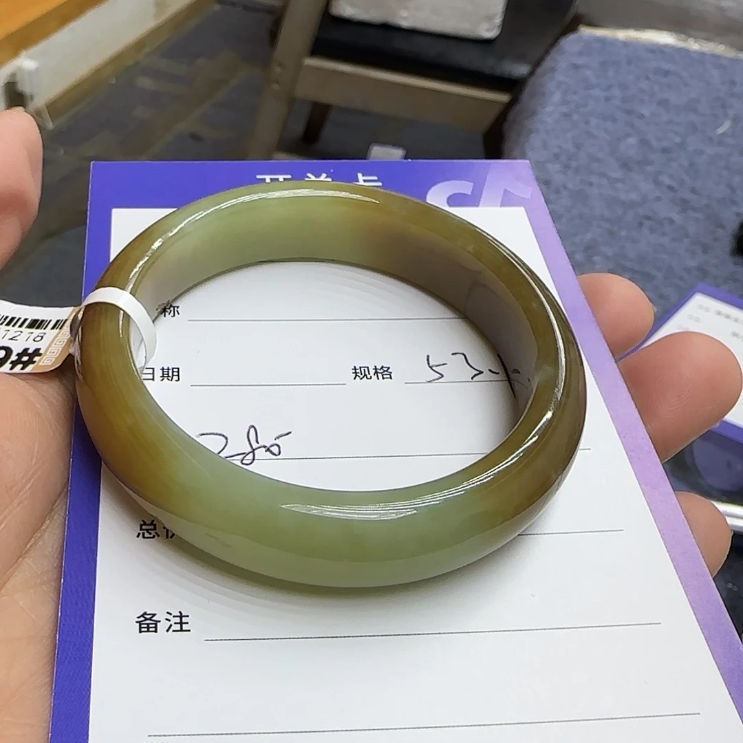 未镶嵌手镯和田玉V****u