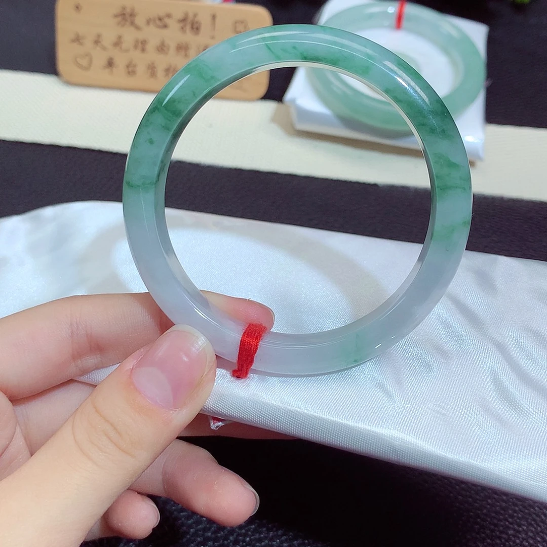 翡翠未镶嵌手镯1281