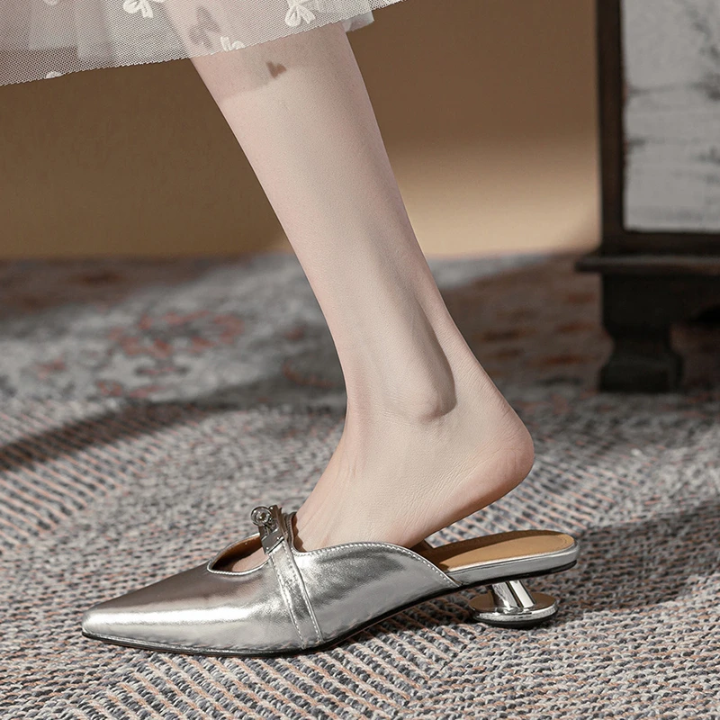 包头穆勒鞋2025春夏季新款异型跟尖头半托鞋女银色单鞋凉拖鞋外穿
