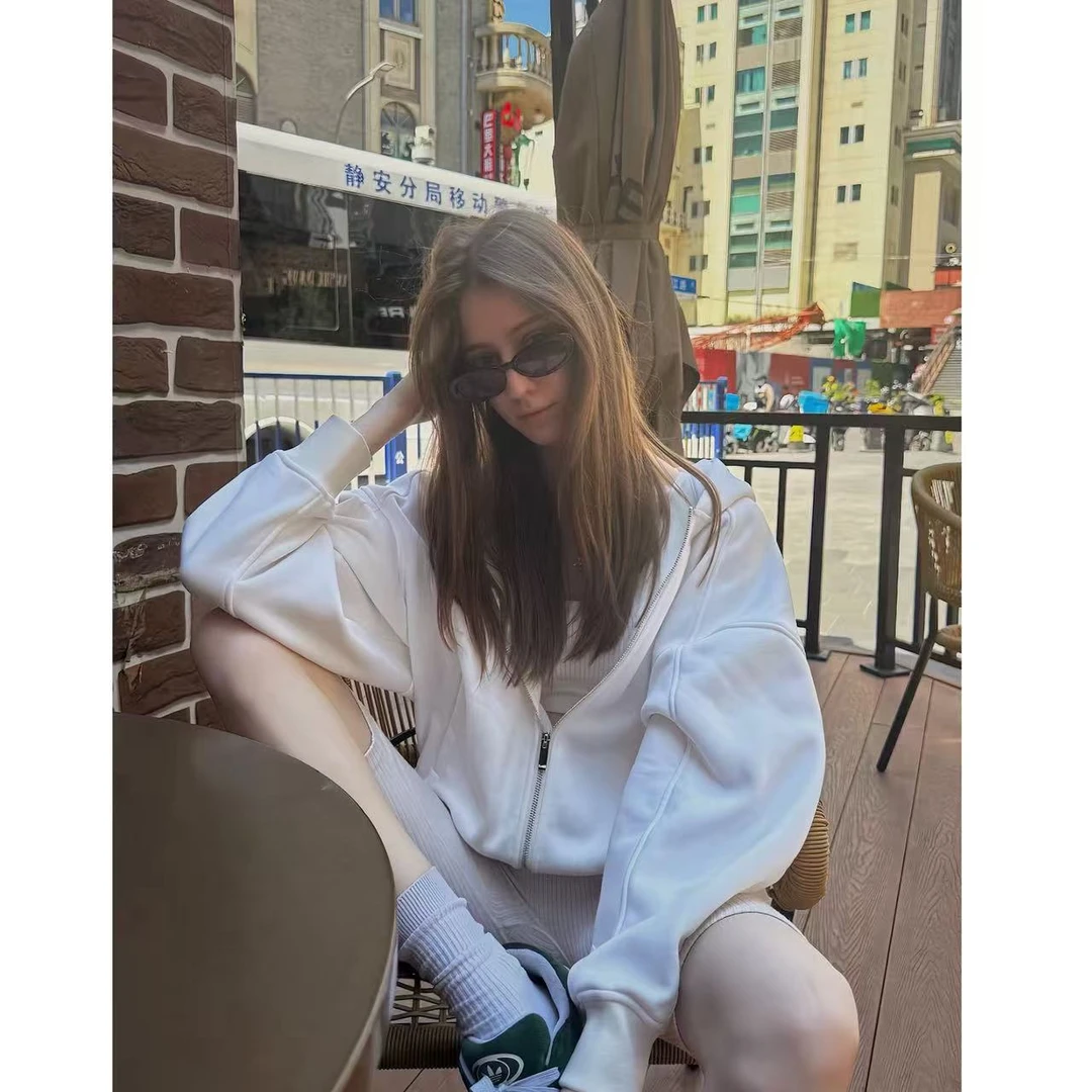 徐秋阳  纯白卫衣  秋季新款百搭时尚休闲显瘦显白卫衣HH9927