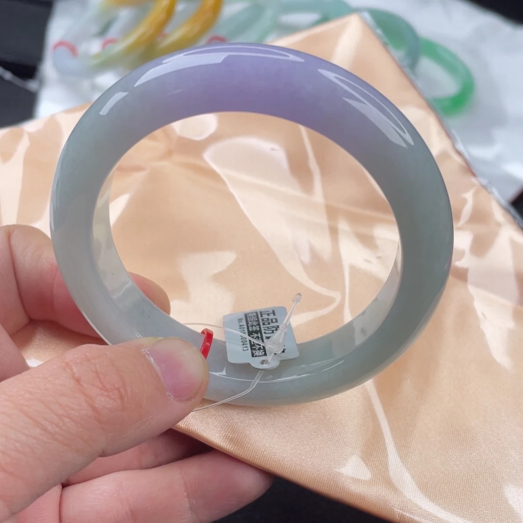 翡翠手镯未镶嵌58圈口