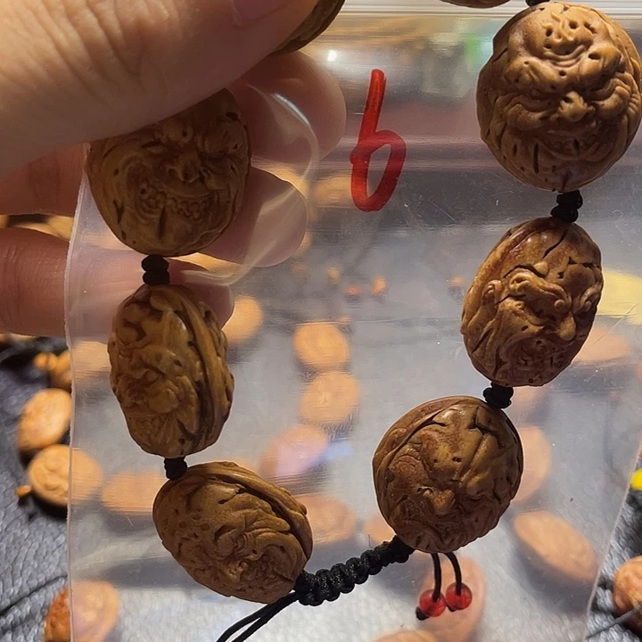 大桃核雕刻瑕疵恶僧