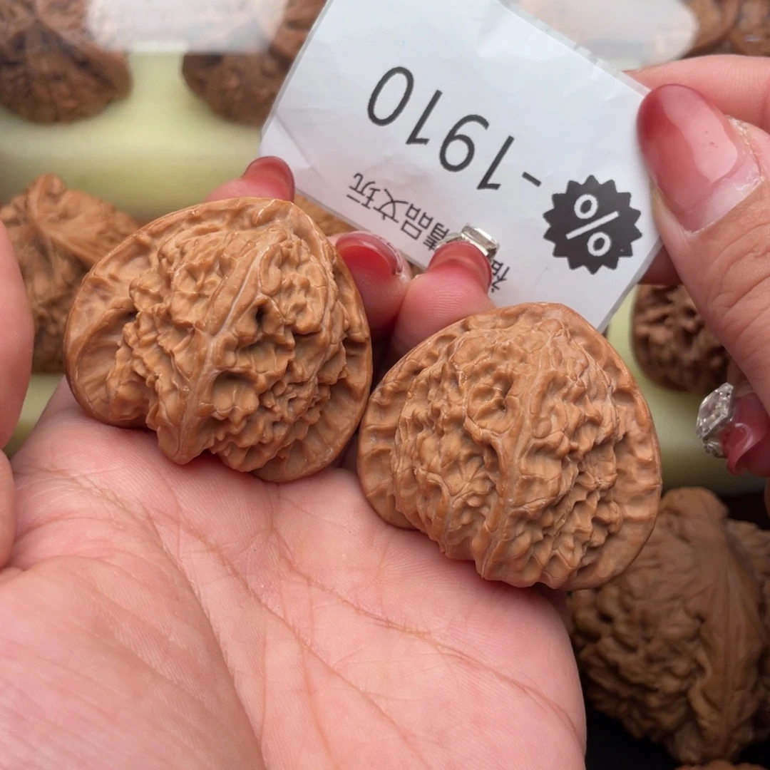 文玩核桃把件43货头三角白