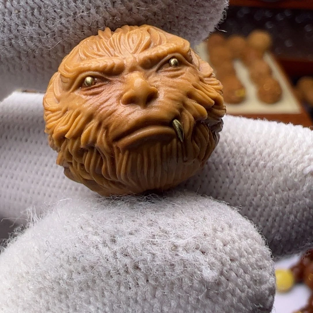 猴头核桃吊坠精工满镶嵌大圣