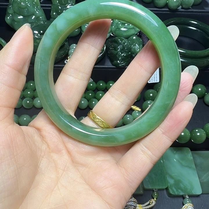 涵***玥和田玉未镶嵌挂件