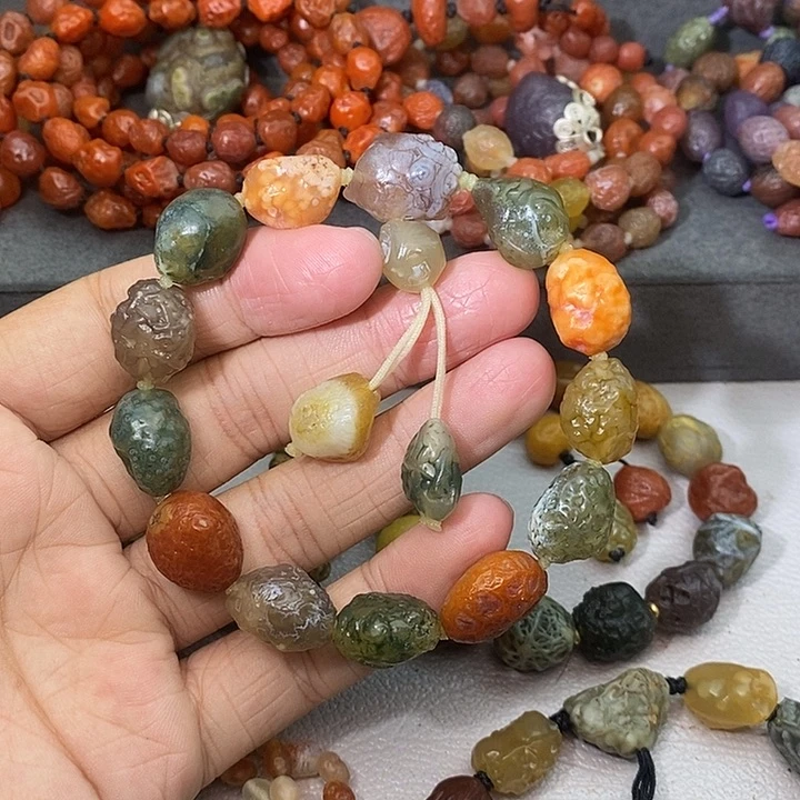 未镶嵌玛瑙/玉髓珠宝奇石v****i