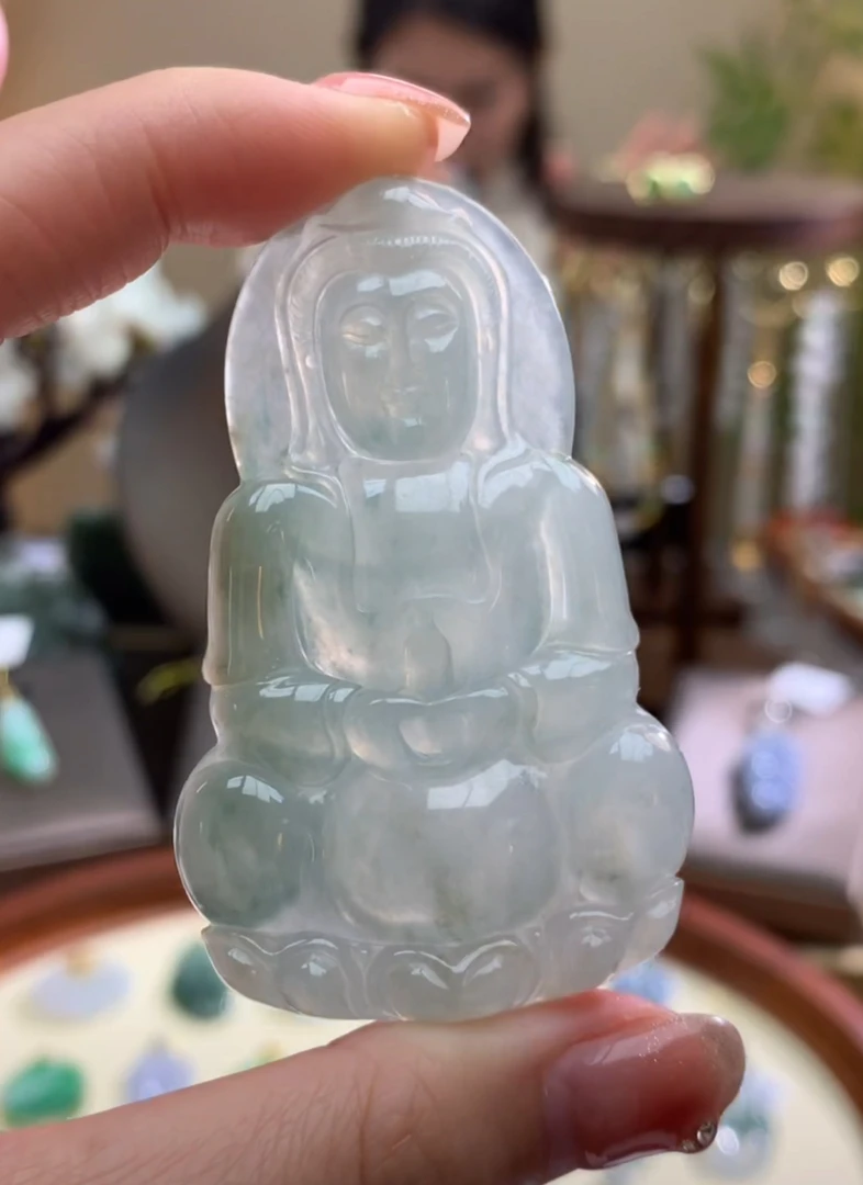 天然A货翡翠吊坠