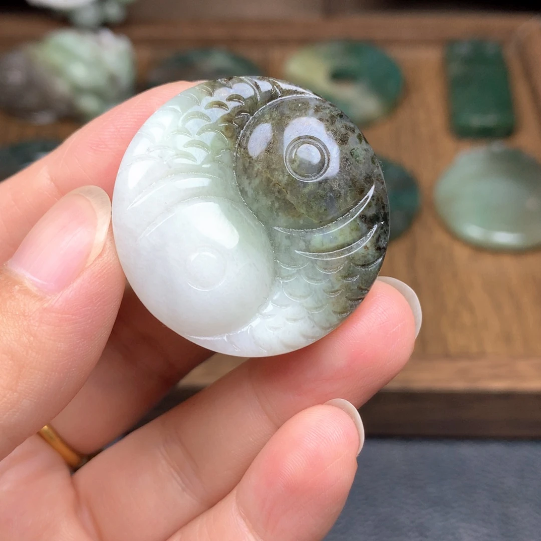独山玉未镶嵌颈饰