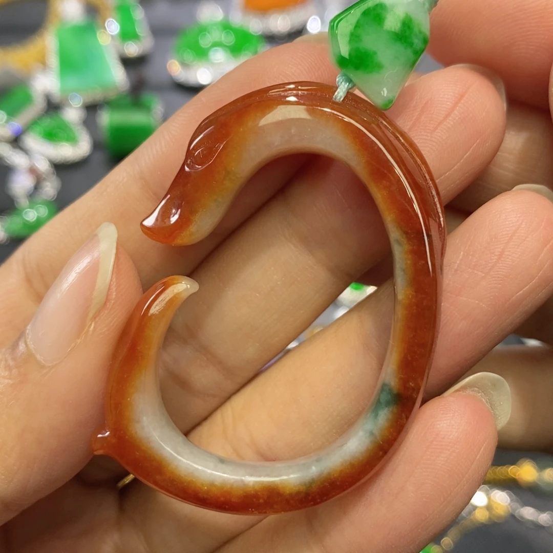 翡翠未镶嵌颈饰翡翠