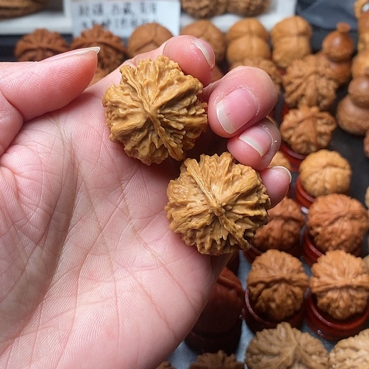文玩核桃吊坠火苗