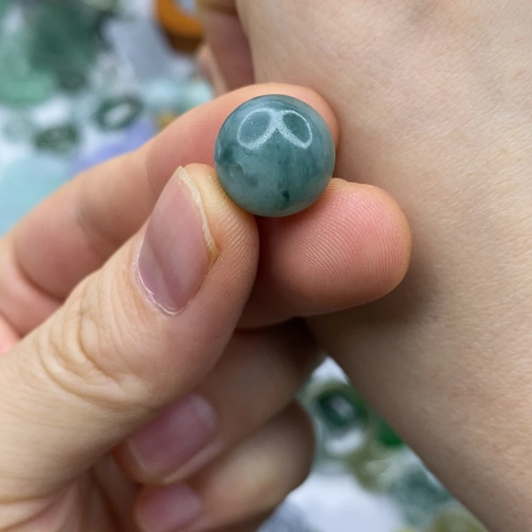 翡翠未镶嵌颈饰兰花珠