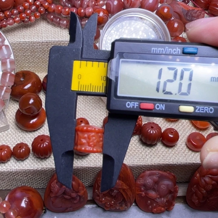 南红玛瑙未镶嵌手链六字真言