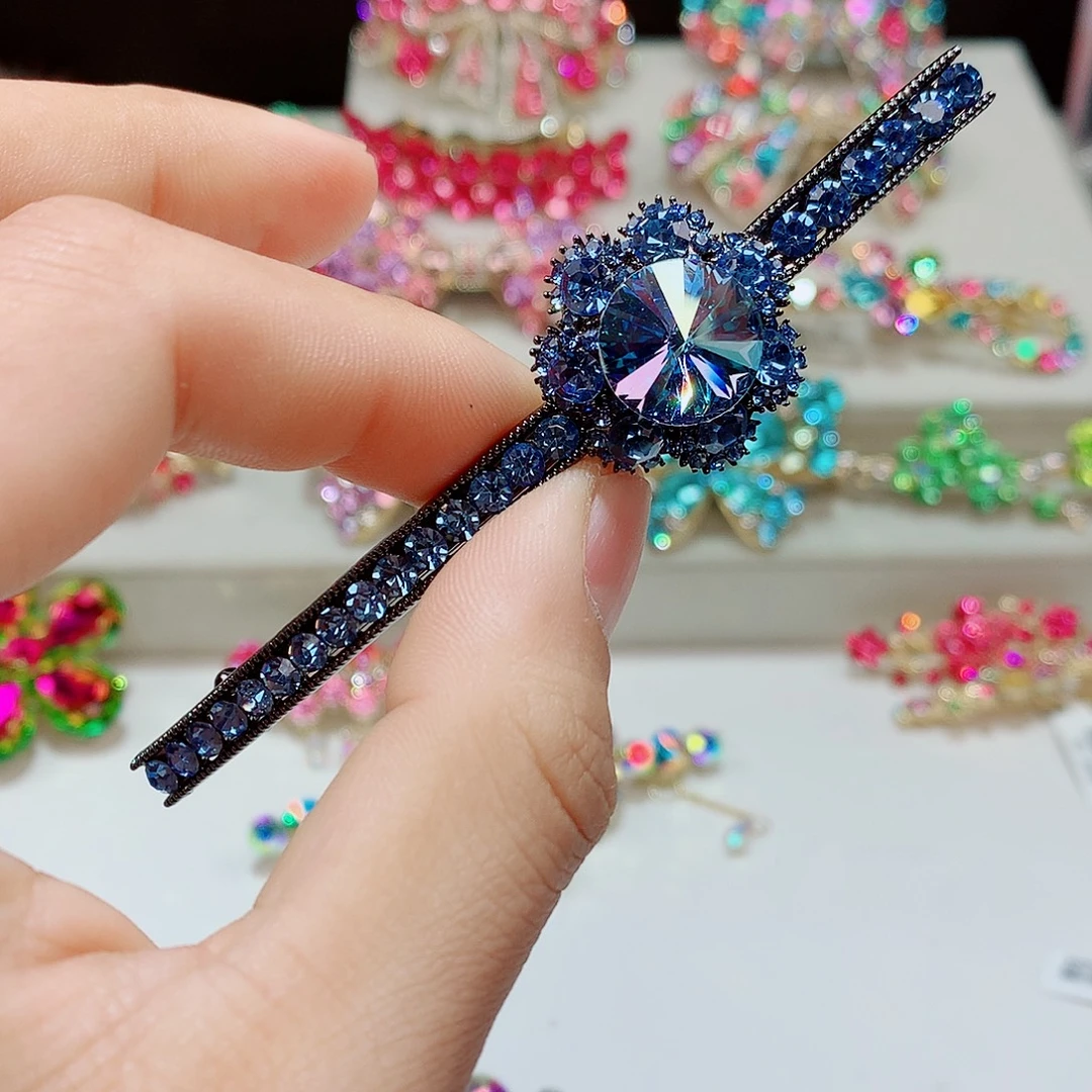 皮质铁合金发饰等