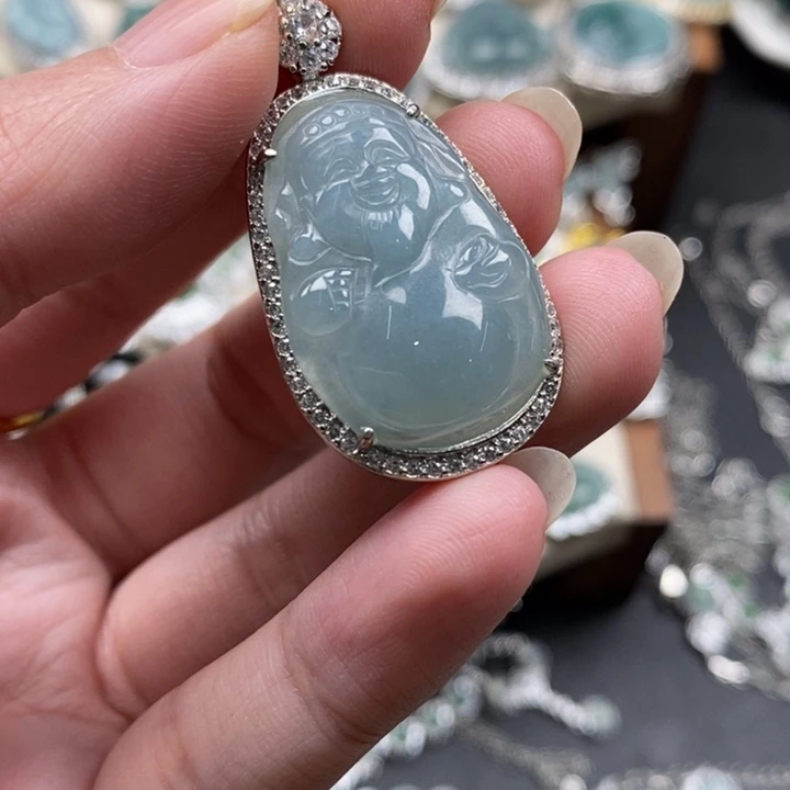 翡翠颈饰未镶嵌翡翠