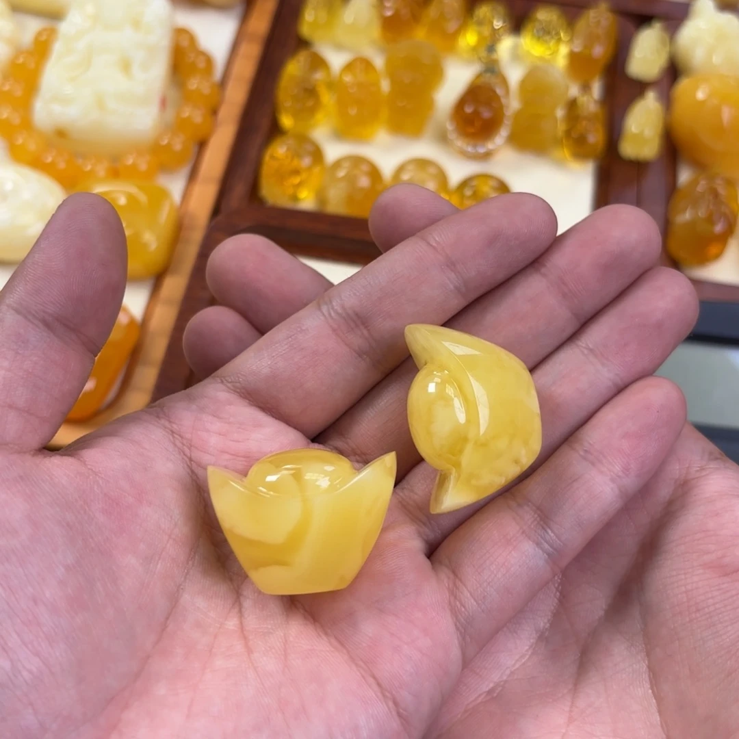 山***哥蜜蜡未镶嵌裸石金元宝