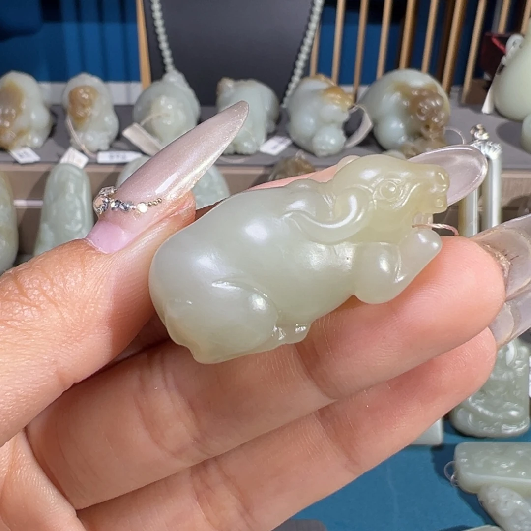 一***单和田玉（糖玉）银S925镶嵌颈饰